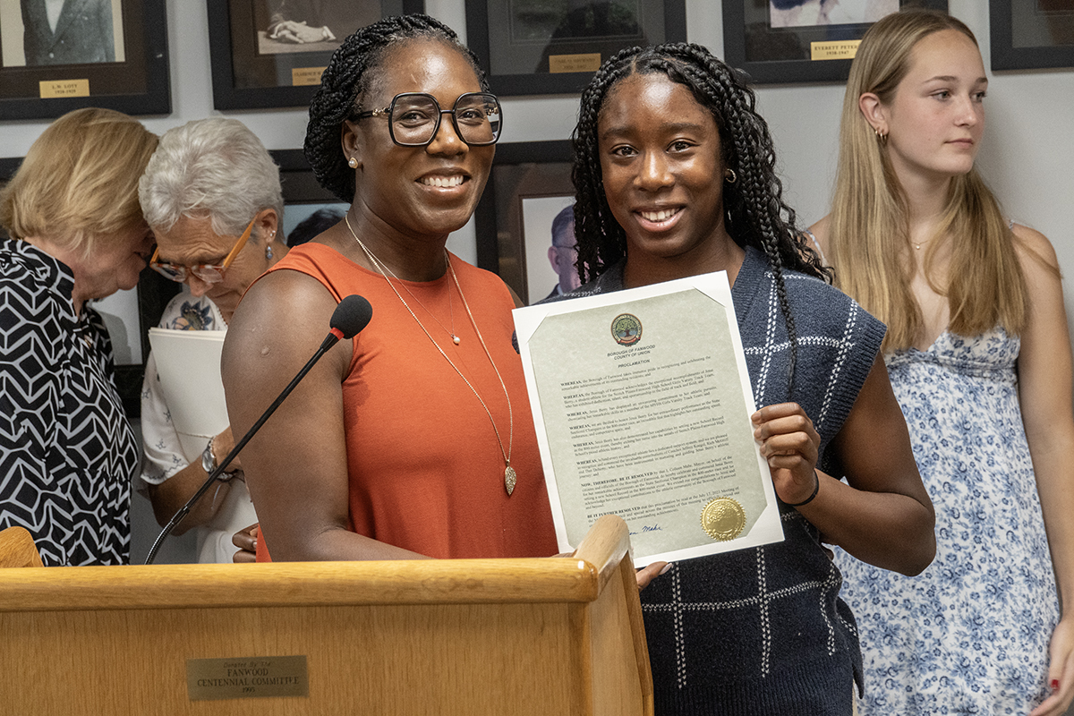 Councilwoman Berry and daughter Jenai Berry with her proclamation